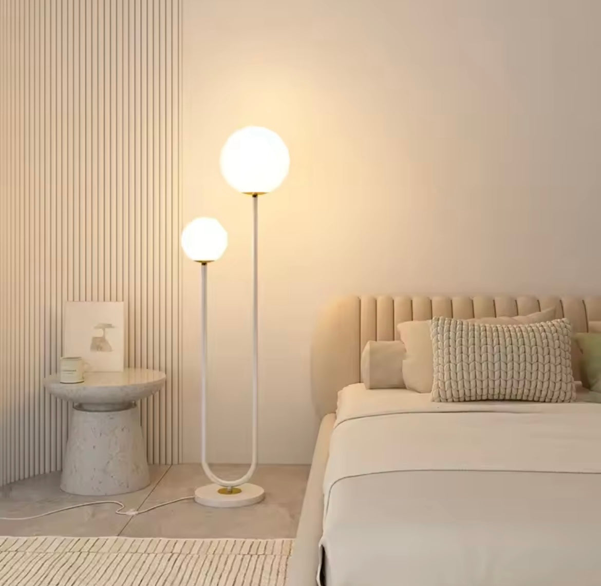 Sculptural Nordic Floor Lamp – Retro Modern Lighting